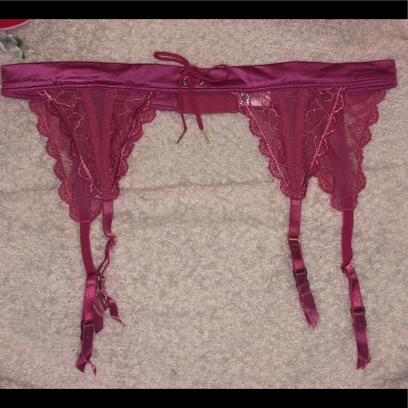 Victoria’s Secret Garter Belt - Picture 1 of 4